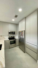 10850 NW 82nd Terrace in Doral, FL - Building Photo - Building Photo