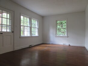 324 McCubbins St in Salisbury, NC - Building Photo - Building Photo
