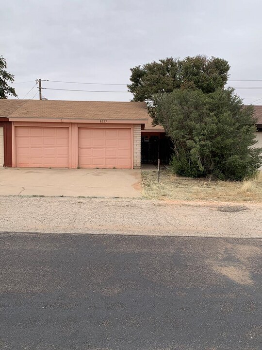 6327 Alta Vista Rd in Odessa, TX - Foto de edificio