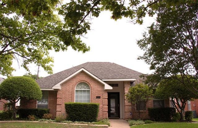 property at 10702 Huntington Rd