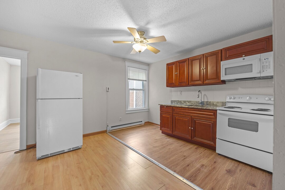6326 N 18th St in Philadelphia, PA - Building Photo