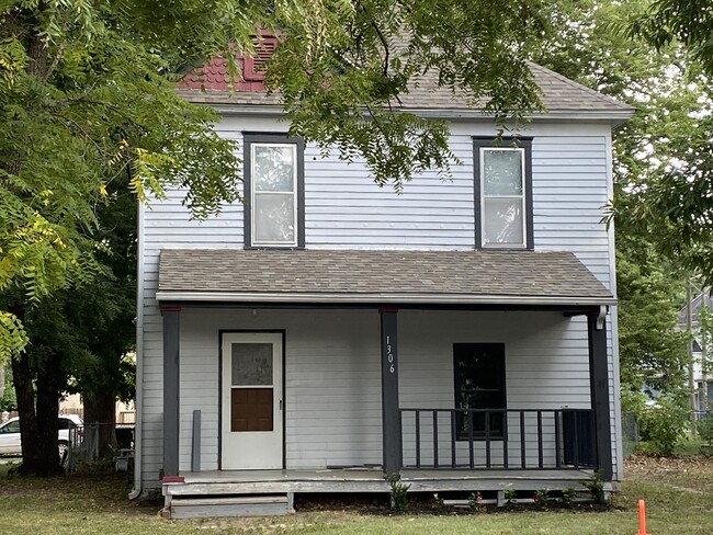 property at 1306 SW Lane St