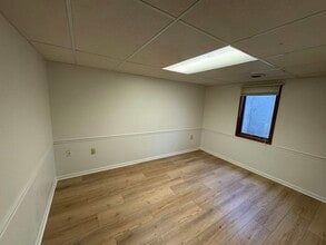 806 7th Ave NW in Waverly, IA - Building Photo - Building Photo