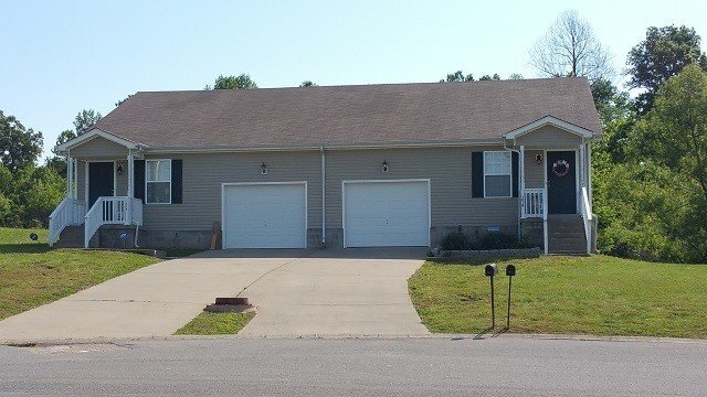 101 Solid Rock Ct in Clarksville, TN - Building Photo