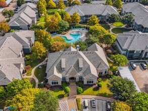 Riachi at One21 in Plano, TX - Foto de edificio - Building Photo