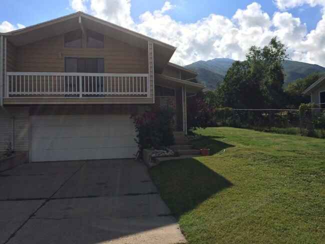 property at 1176 N Compton Rd