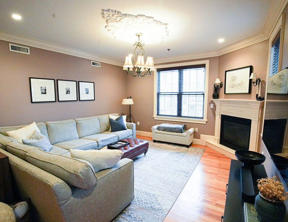 95 Dix St, Unit 2 in Boston, MA - Foto de edificio