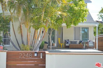 2248 Greenfield Ave in Los Angeles, CA - Building Photo - Building Photo