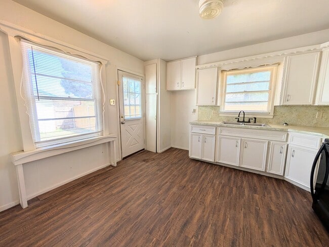 9001 Indiana Ave in Lubbock, TX - Building Photo - Building Photo