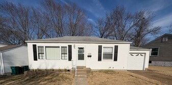 1231 Hoyt Dr in St. Louis, MO - Building Photo