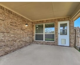 13210 Raintree Dr in Montgomery, TX - Foto de edificio - Building Photo