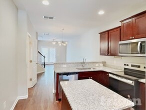 125 Hickory Sta Ln, Unit 7K in Mount Juliet, TN - Foto de edificio - Building Photo