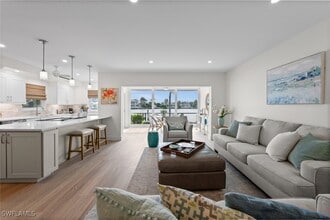 3400 Gulf Shore Blvd N in Naples, FL - Building Photo - Building Photo