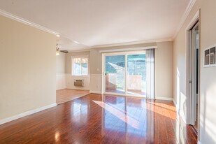 4315 Don Tomaso Dr in Los Angeles, CA - Building Photo