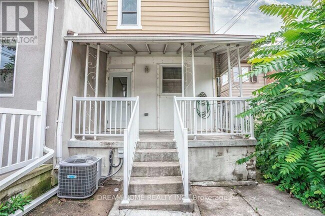401 Crawford St in Toronto, ON - Building Photo - Building Photo