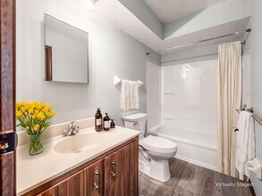 8235-8237 Goldsmith Dr in Reynoldsburg, OH - Building Photo - Building Photo