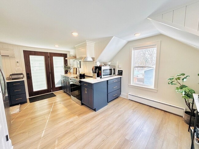 7713 Knoll St in Golden Valley, MN - Building Photo - Building Photo