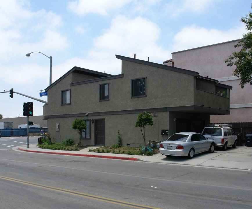 7611 Warner Ave in Huntington Beach, CA - Building Photo