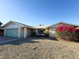 5208 W Calavar Rd in Glendale, AZ - Building Photo