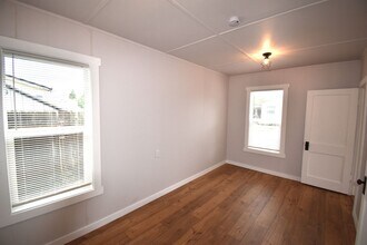1016 15th Ave in Sweet Home, OR - Building Photo - Building Photo