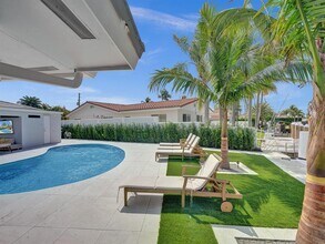 5581 NE 31st Ave in Fort Lauderdale, FL - Building Photo - Building Photo