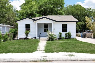 775 Yucca St in San Antonio, TX - Building Photo