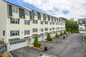 Cedarwood Estates Condominiums in Middleton, MA - Building Photo - Primary Photo