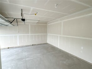 16 Trailhead Rd in Henrietta, NY - Building Photo - Building Photo