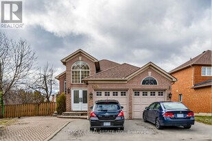 5482 Loonlake Ave in Mississauga, ON - Building Photo