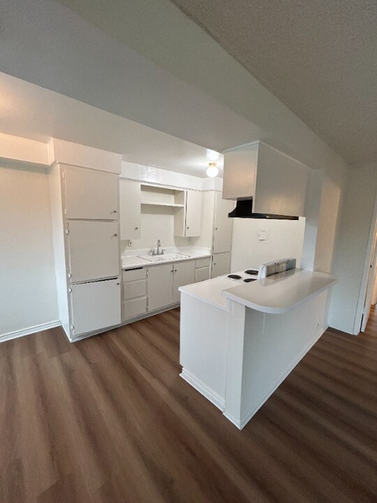 1001 E Stearns Ave in La Habra, CA - Building Photo