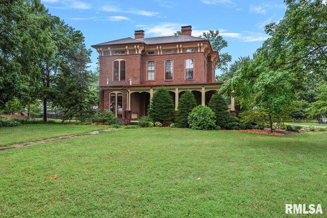 500 Old Tipton School Rd in Sherman, IL - Building Photo - Building Photo