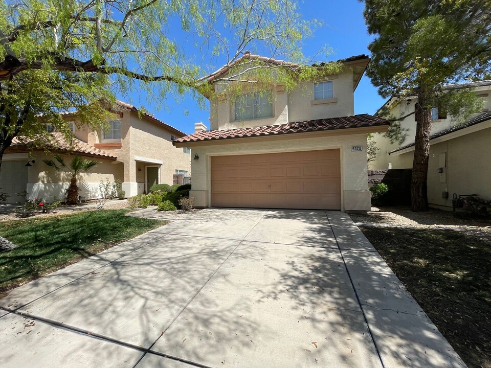 9320 Canalino Dr in Las Vegas, NV - Building Photo