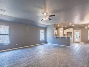 409 Grove St in Perry, OK - Building Photo - Building Photo