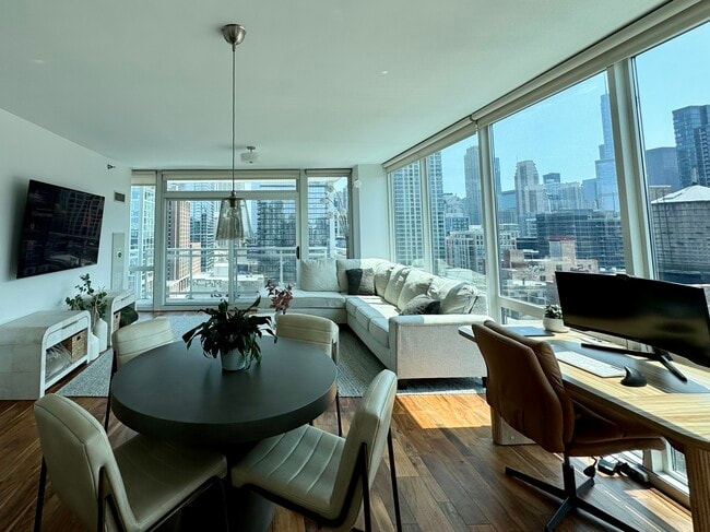 757 N Orleans St, Unit 1206 in Chicago, IL - Foto de edificio - Building Photo