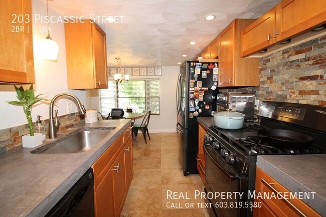 203 Piscassic St in Newmarket, NH - Building Photo - Building Photo