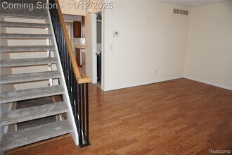 37680 Charter Oaks Blvd in Clinton Township, MI - Building Photo - Building Photo