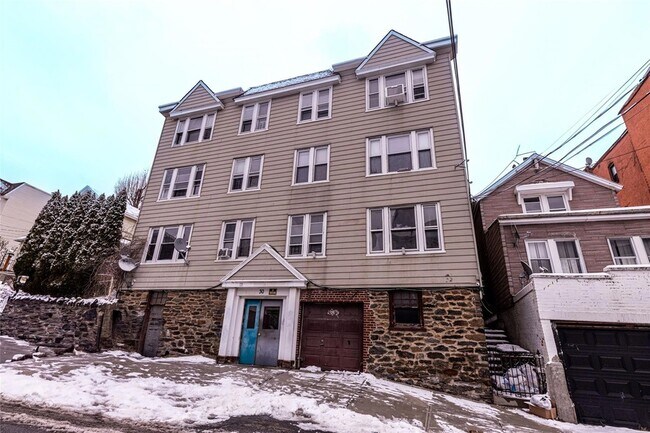 30 Cliff St, Unit 1S in Yonkers, NY - Building Photo - Building Photo