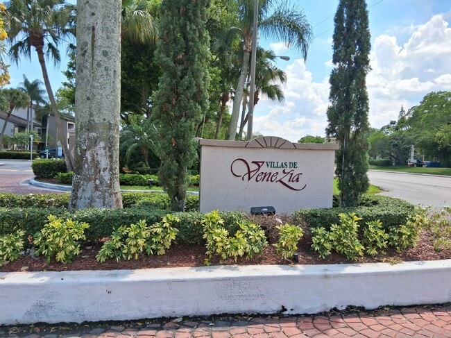 9829 Nob Hill Ln, Unit 9829 Nob Hill Lane