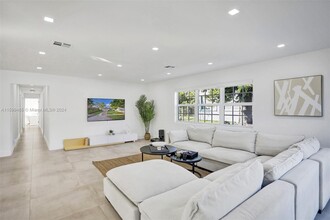 1610 Polk St-Unit -1 in Hollywood, FL - Building Photo - Building Photo