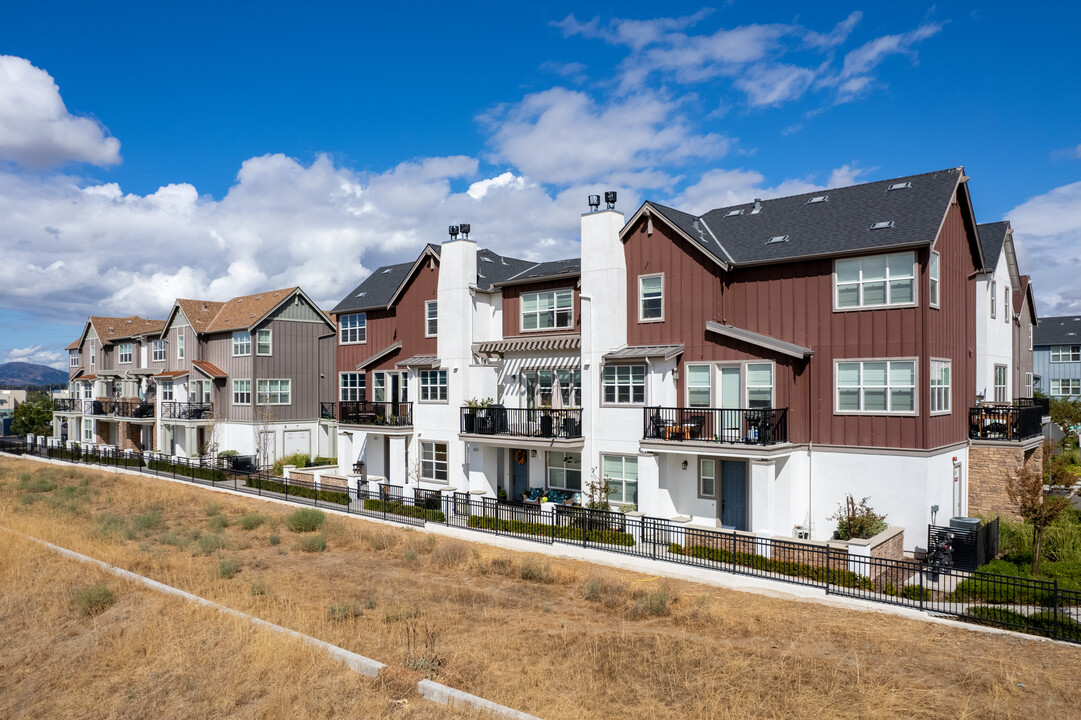 Kingswood in Dublin, CA - Building Photo