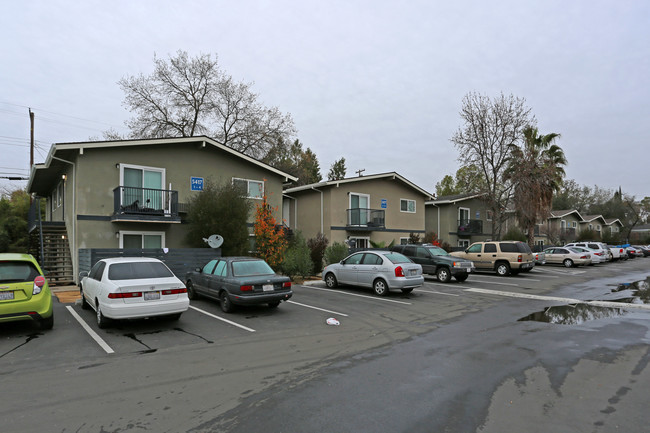 Palm Garden in Sacramento, CA - Building Photo - Building Photo