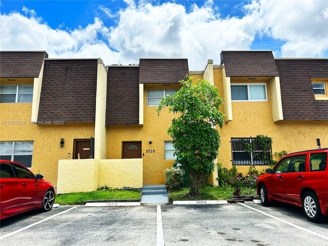 5603 Blueberry Ct in Lauderhill, FL - Foto de edificio - Building Photo