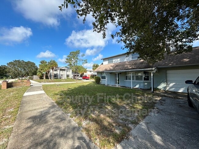 12731 82nd Avenue N in Seminole, FL - Building Photo - Building Photo