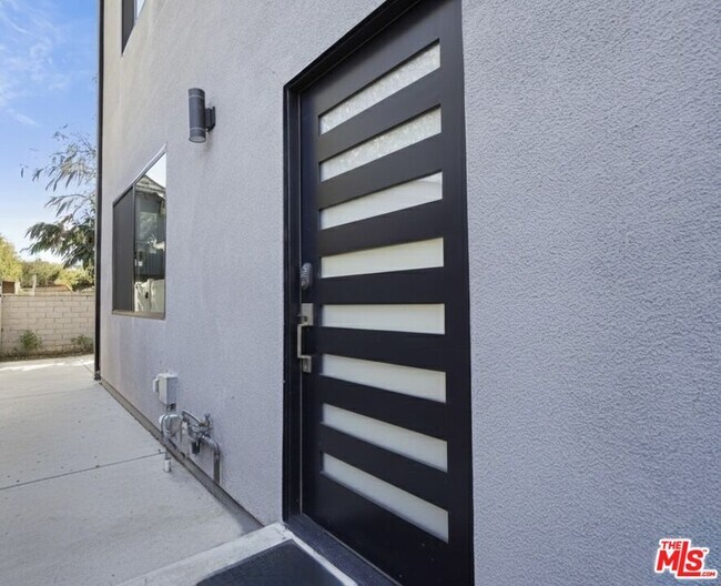 5149 Fulton Ave in Los Angeles, CA - Building Photo - Building Photo