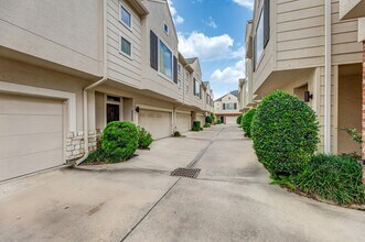 3898 Center St in Houston, TX - Building Photo - Building Photo