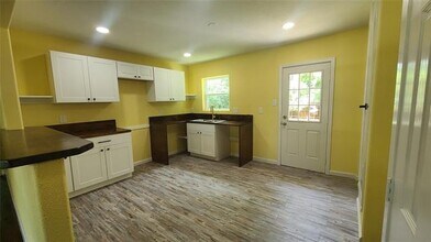 11807 Gaston Pkwy in Dallas, TX - Building Photo - Building Photo