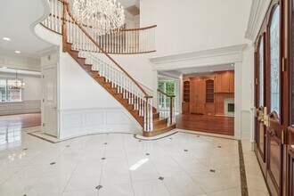 55 McDermott Way in Englewood Cliffs, NJ - Building Photo - Building Photo