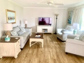 2310 Canalbluff Pl in Sarasota, FL - Building Photo - Building Photo