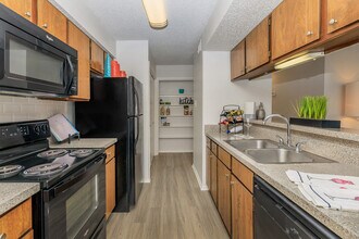 One Townecrest Apartments in Mesquite, TX - Foto de edificio - Building Photo