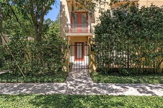 3010 W Stovall St in Tampa, FL - Foto de edificio - Building Photo